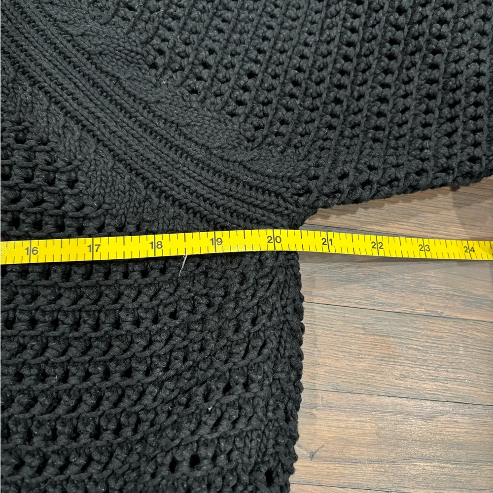 287. Uniqlo Black Knit Sweater - Picture 7 of 8